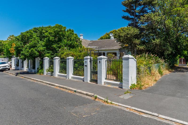 4 Bedroom Property for Sale in Plumstead Western Cape